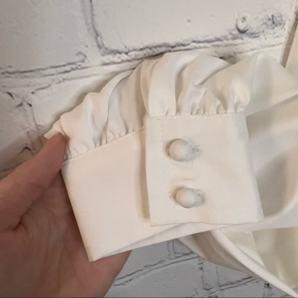 Revolve Central Park West L.A. Cold Shoulder Blouse White Size Small NWT - Picture 8 of 13